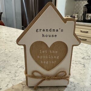 Grandma's House Heart Decor - White and Brown
